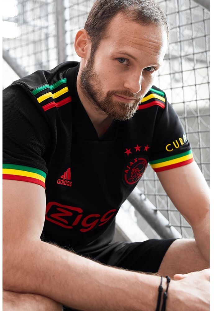 Ajax derde shirt seizoen 2021/2022